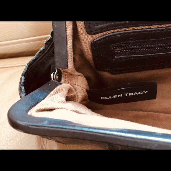 Ellen Tracy, Black Leather Frame Handbag With Kiss Lock Closure, EUC - Picture 3 of 16